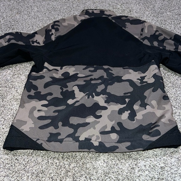 Vertical ‘9 camouflage boys zipper jacket - Picture 3 of 10